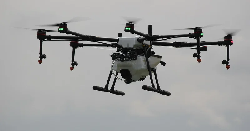 Drones, capteurs et pulvérisation ciblée : la vraie rupture technologique